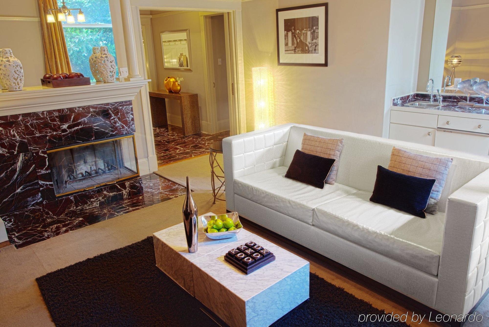 The Steinhart - A Personality Apartment *