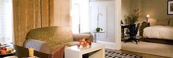 The Steinhart - A Personality Apartment *