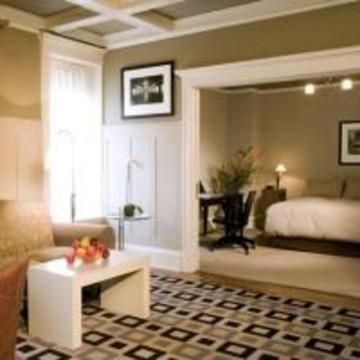 The Steinhart - A Personality Apartment *