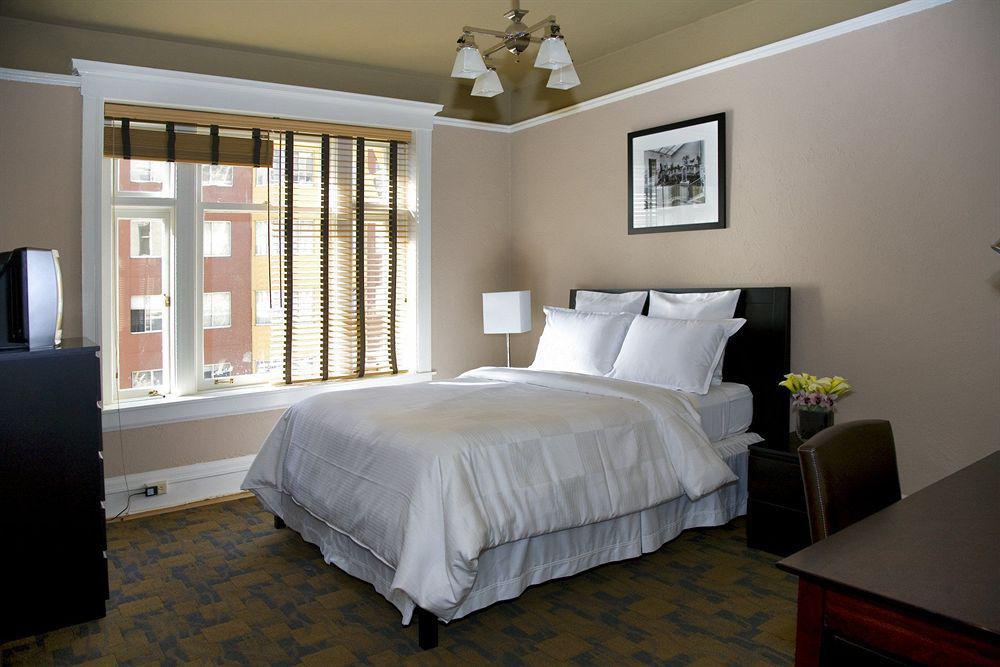 The Steinhart - A Personality Apartment *