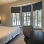 Marina Inn