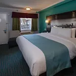 Inn On Grove