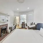 In The Heart Of Haight Ashbury 5 Bedroom House