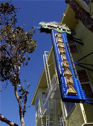 Tropica Hotel