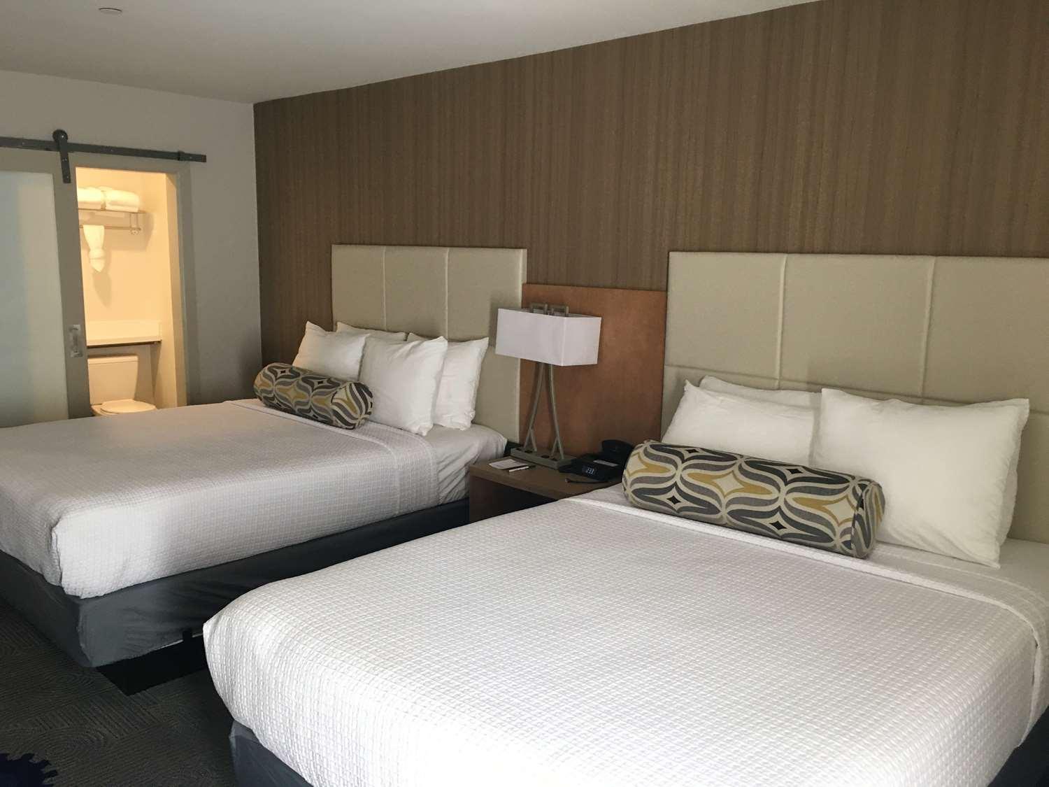 Hotel Red Coach Motor 3*