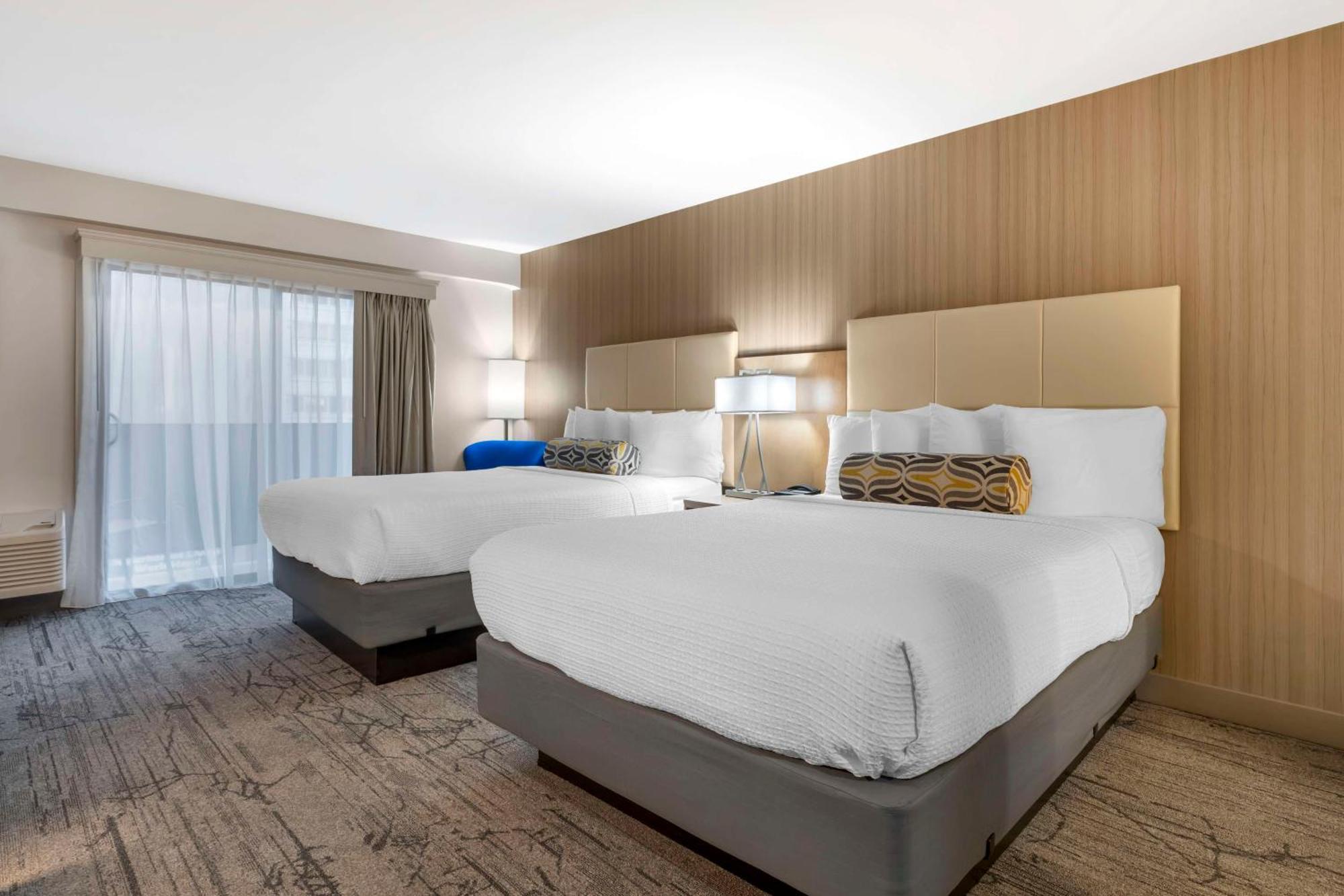Red Coach Motor Hotel 3*