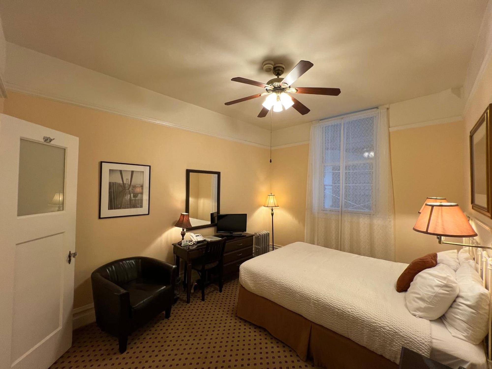 Hotel The Andrews 4*