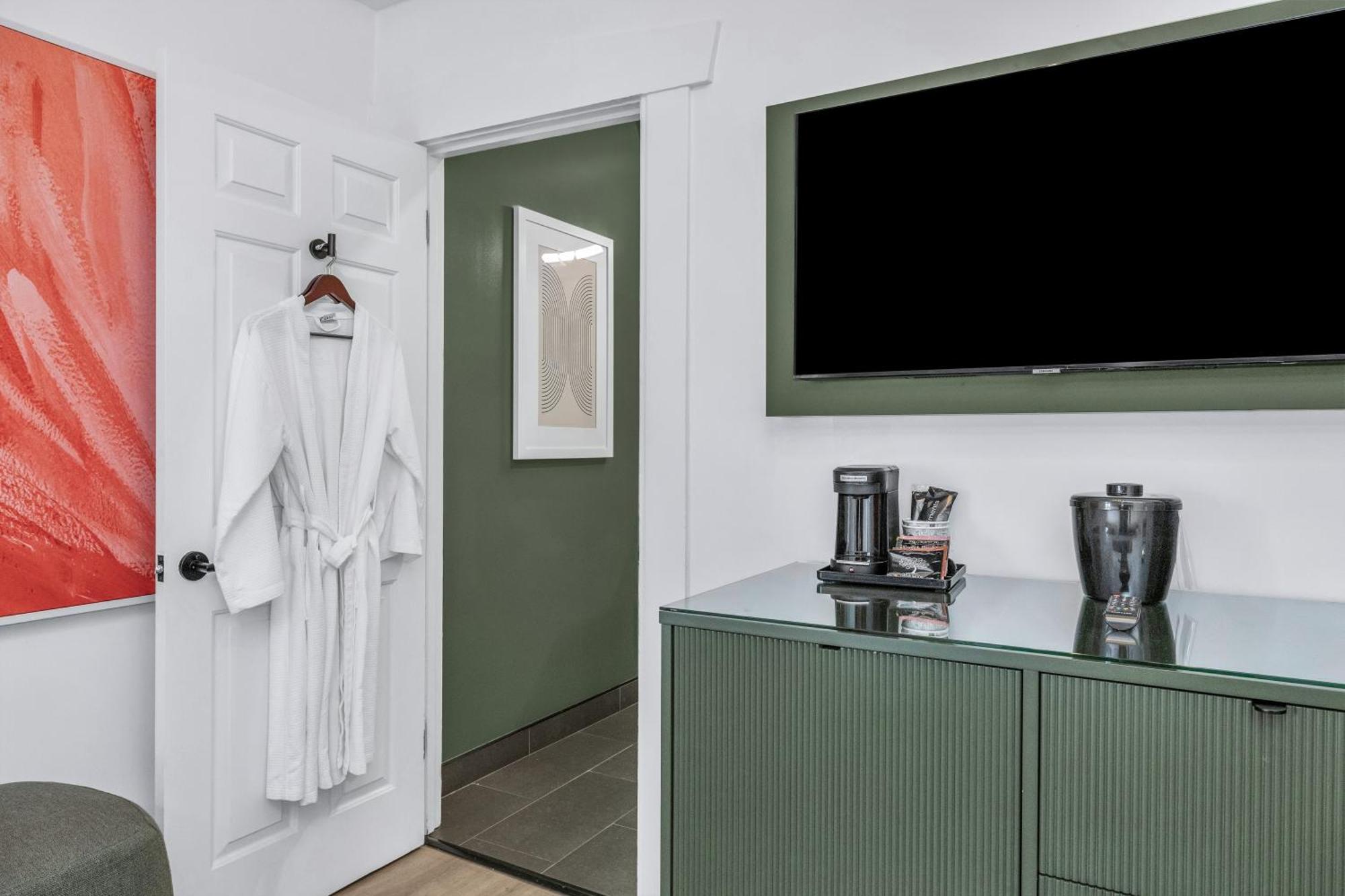 Hotel Nob Hill 4*