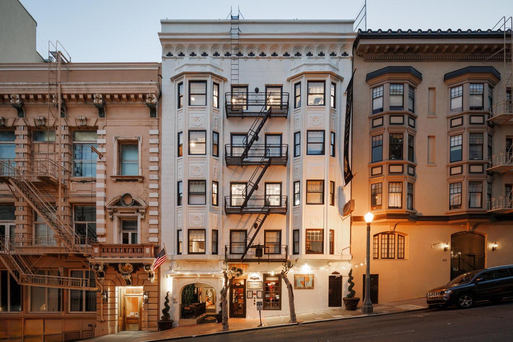 Nob Hill Hotel 4*
