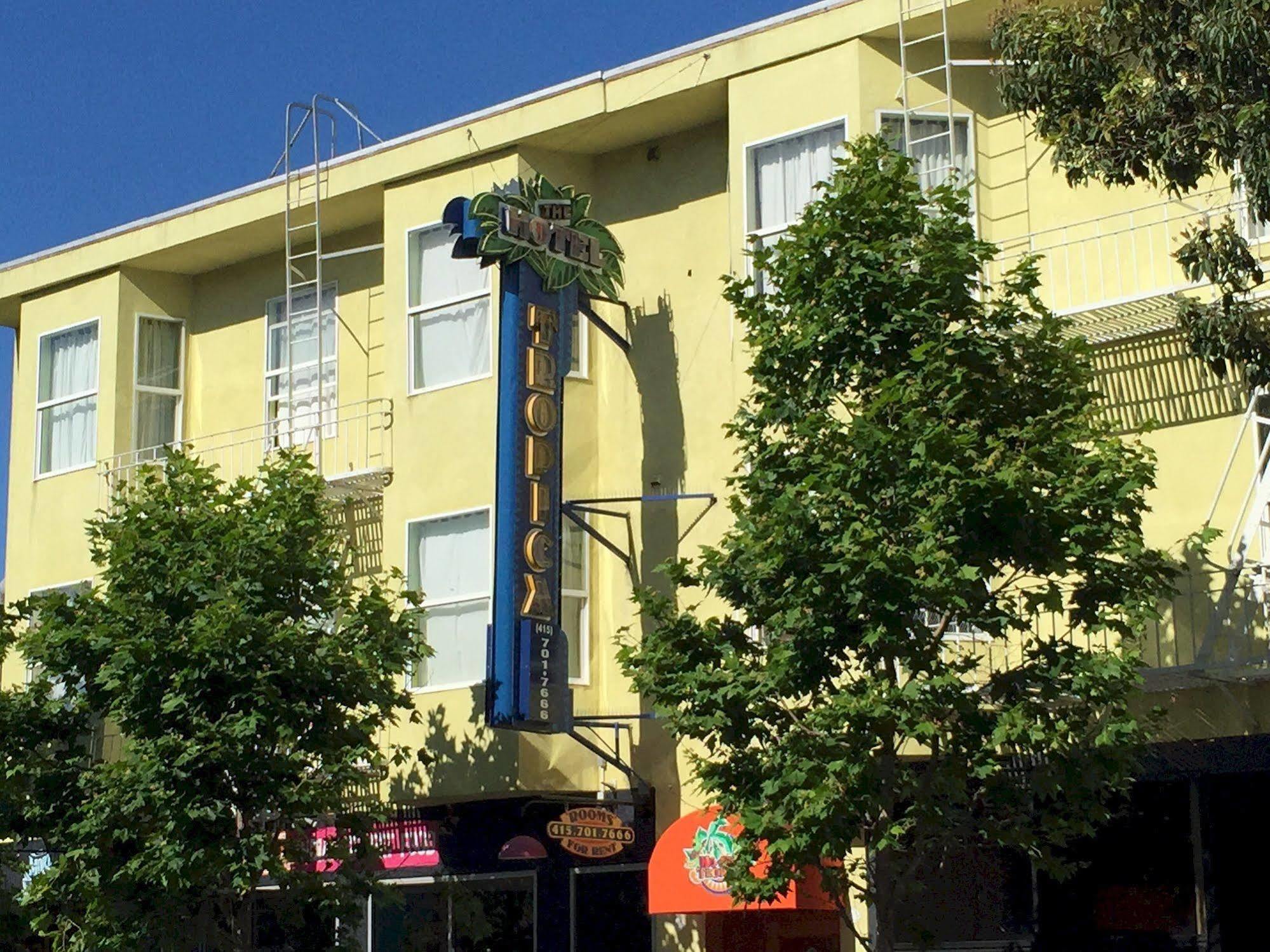 Tropica Hotel 2*