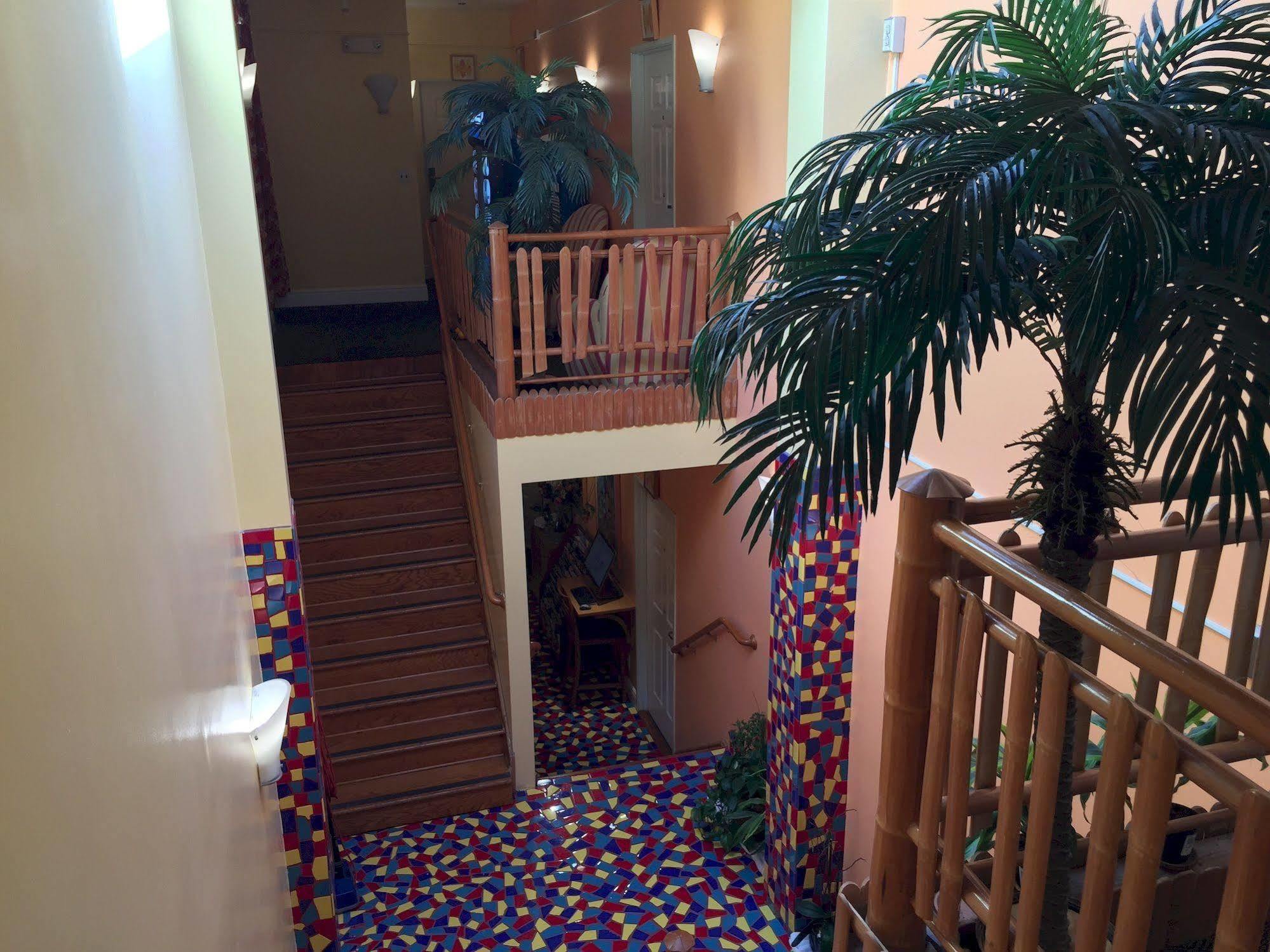 Tropica Hotel 2*