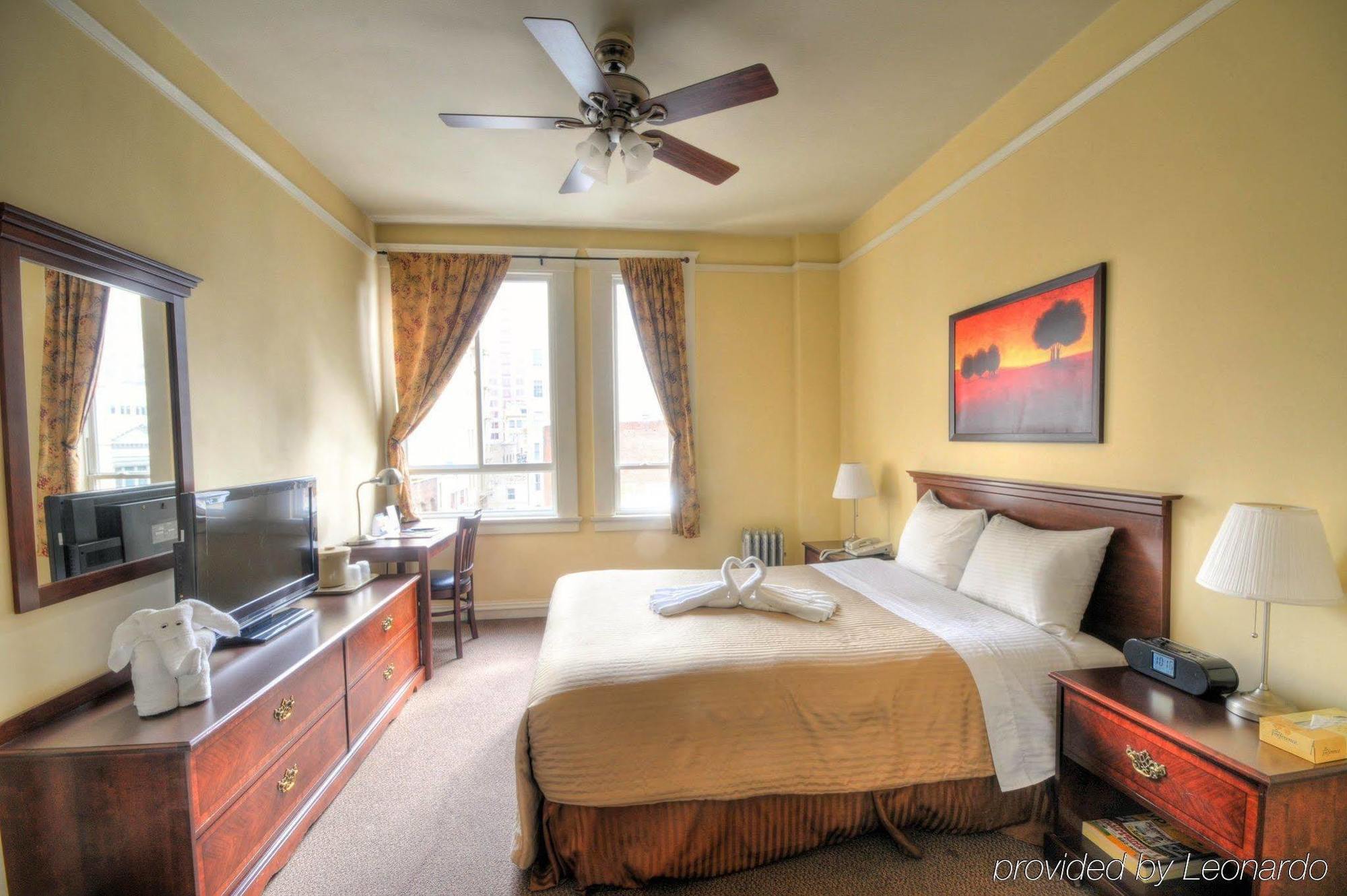 Hotel 32one 3*