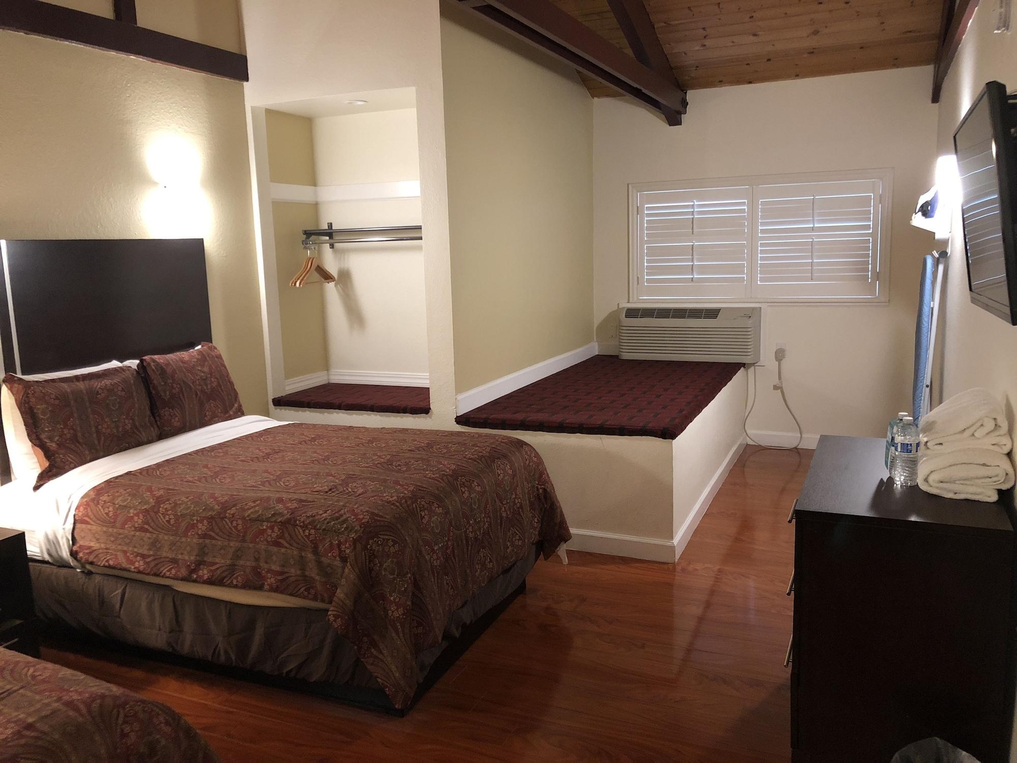 Motel Lombard Plaza 2*