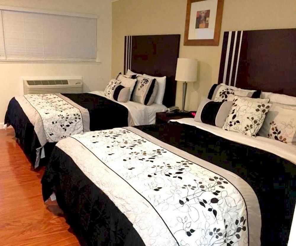 Lombard Plaza Motel 2*