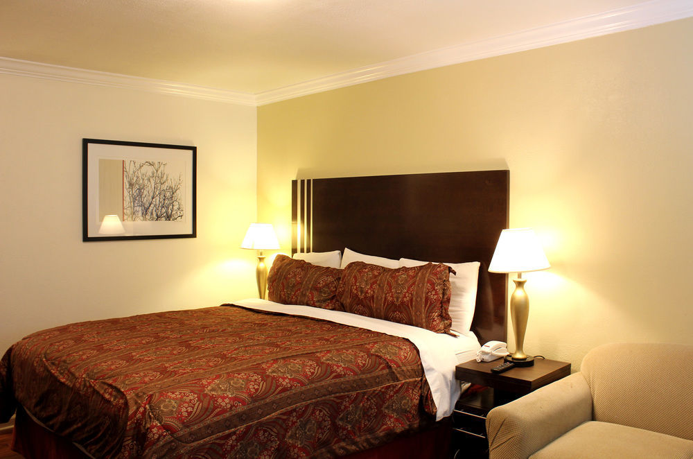 Motel Lombard Plaza 2*