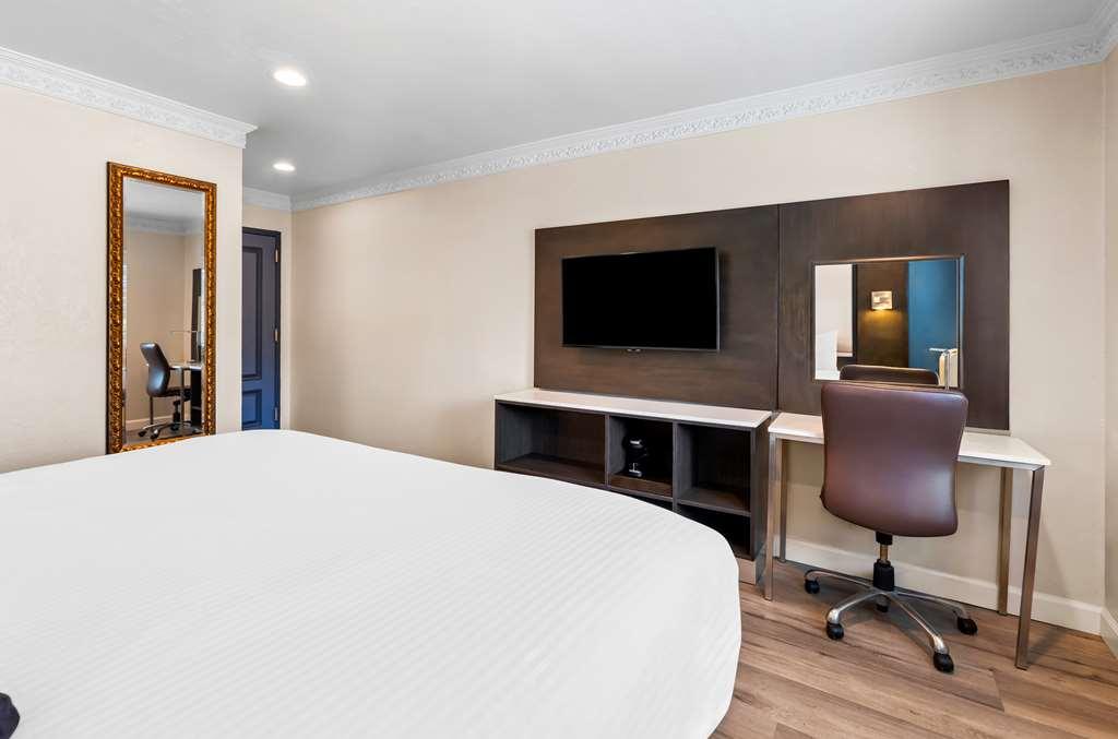 Signature Marina District Hotel