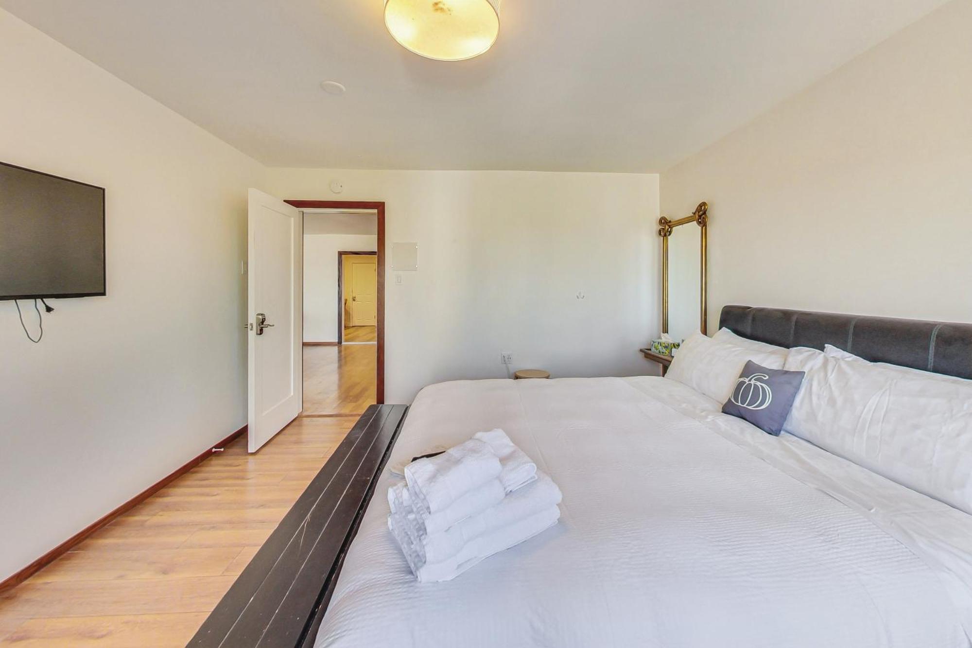 2br Castle On The Hill Wviews San Francisco