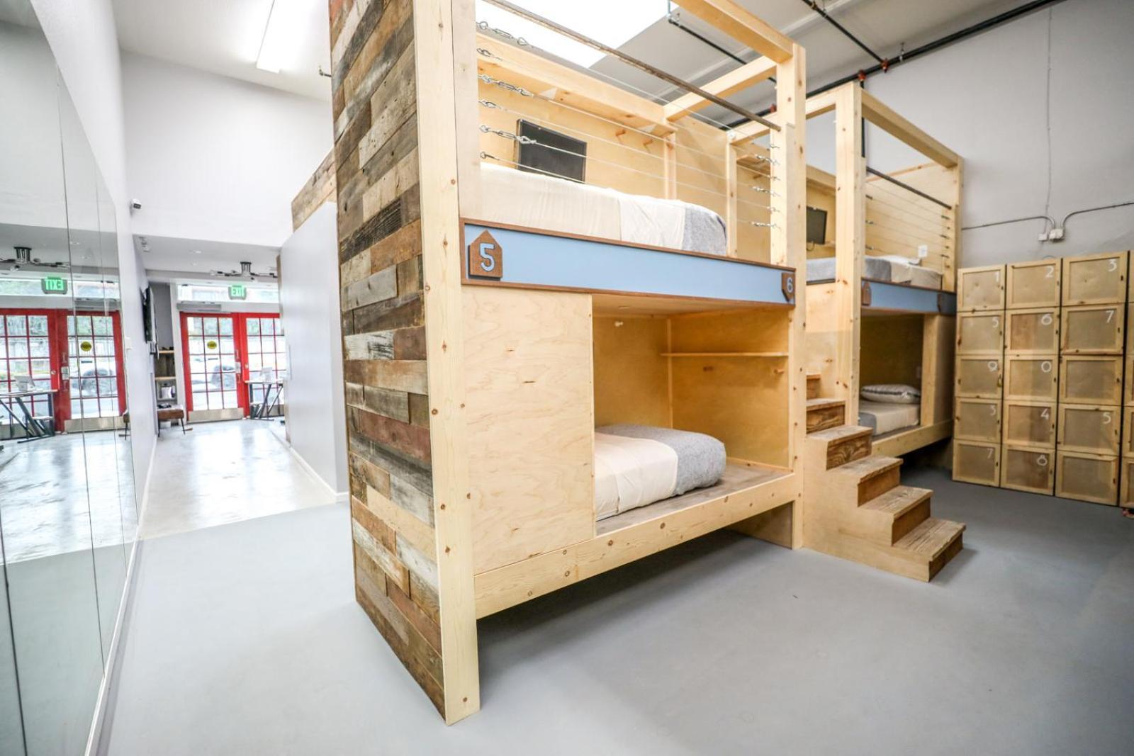 Hostel Podshare Marina